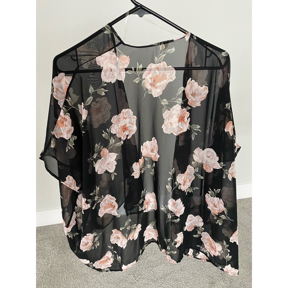 Mahina Flowy Fashionable Lightweight Open Top - S